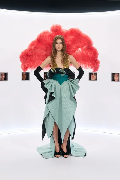 Look 17